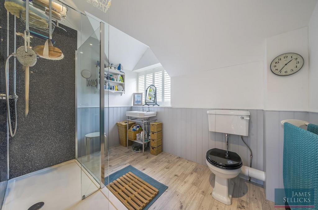 Family Shower Room