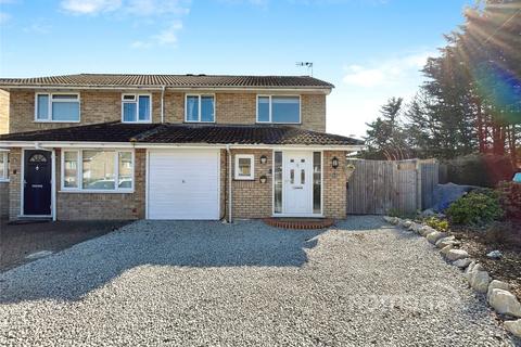 14 Ashfield Green, Yateley, GU46 6AL