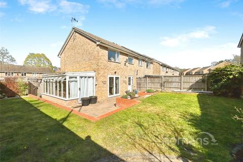14 Ashfield Green, Yateley, GU46 6AL