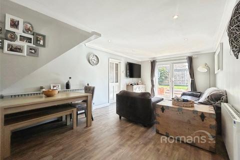 14 Ashfield Green, Yateley, GU46 6AL