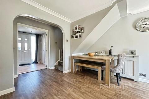 14 Ashfield Green, Yateley, GU46 6AL