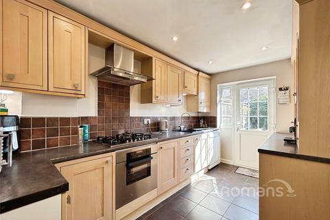 14 Ashfield Green, Yateley, GU46 6AL