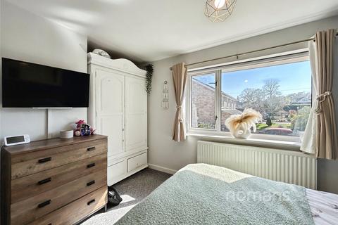 14 Ashfield Green, Yateley, GU46 6AL