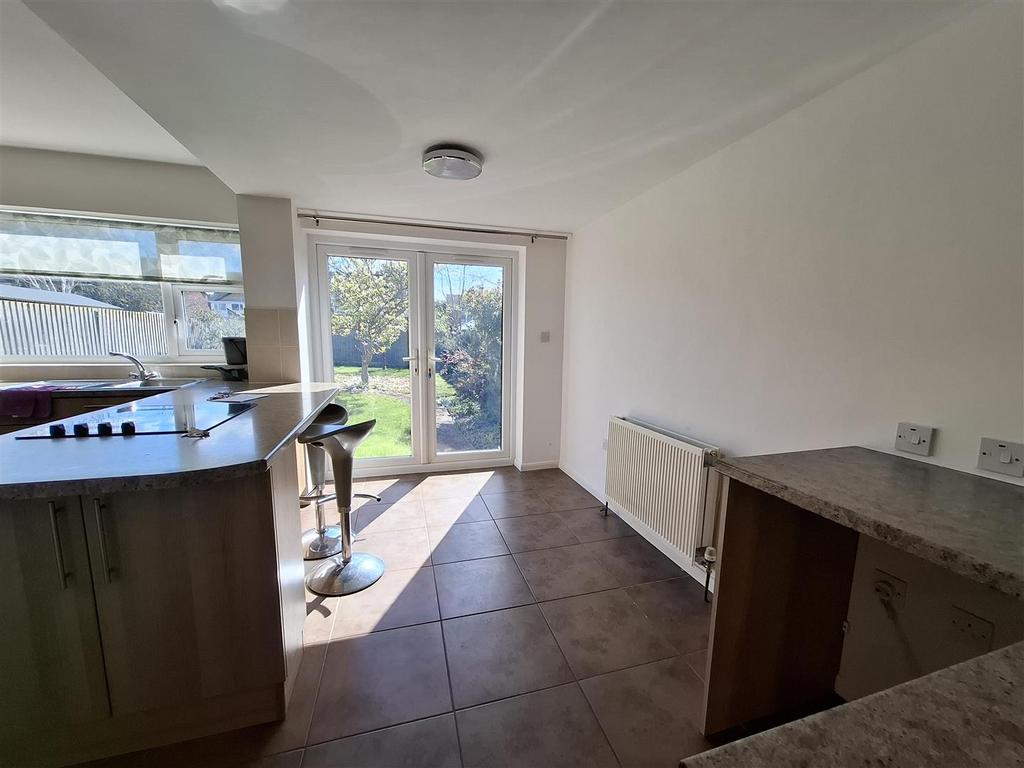 Dining Area.jpg