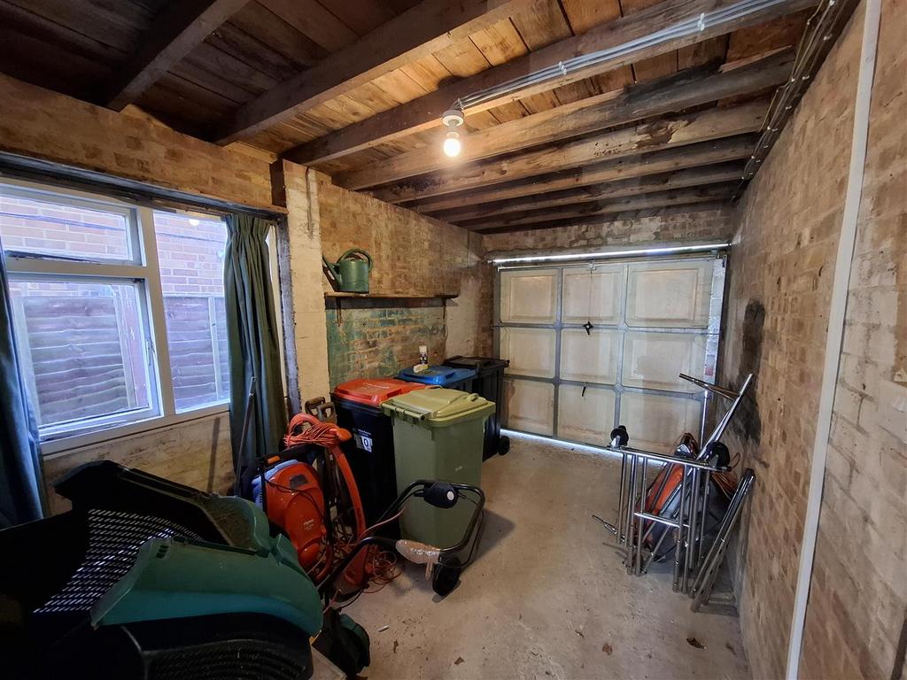 Garage.jpg