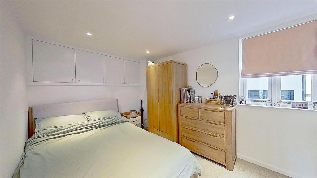 Earlsfield-Road-Earlsfield-SW18-04082025 183739.jp