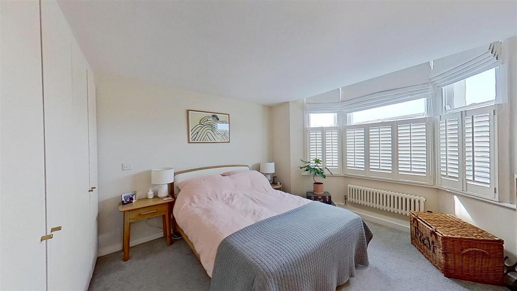 Earlsfield-Road-Earlsfield-SW18-04082025 183828.jp