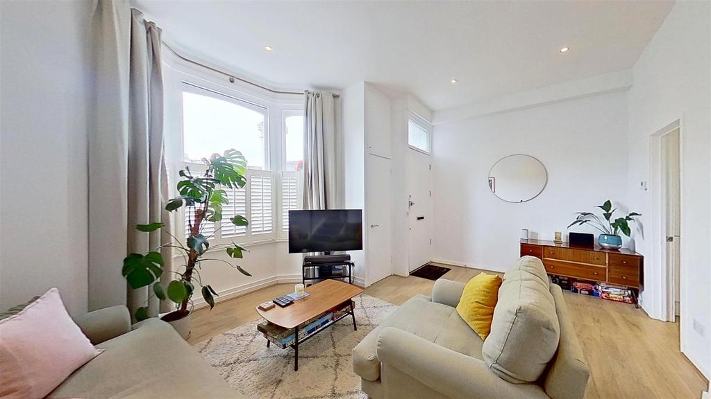 Earlsfield-Road-Earlsfield-SW18-04082025 183632.jp