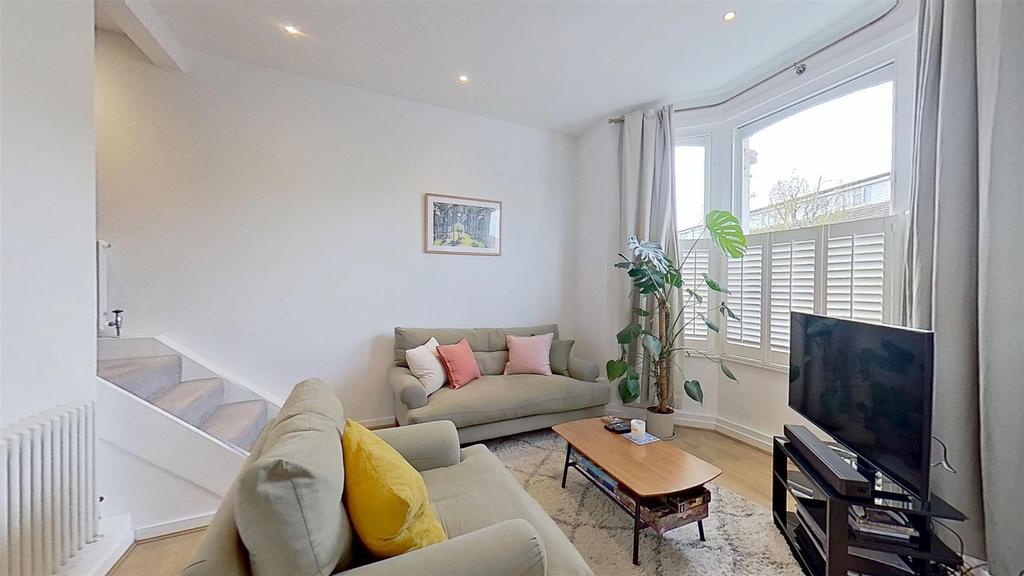 Earlsfield-Road-Earlsfield-SW18-04082025 183550.jp