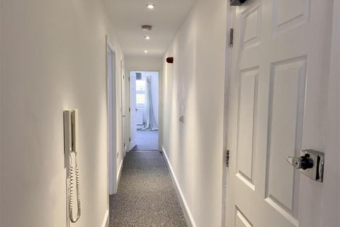 2 bedroom flat for sale, Consort Road, Cowes