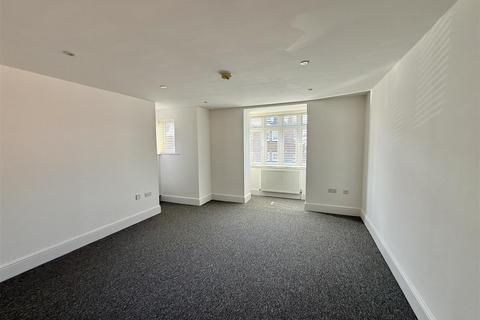 2 bedroom flat for sale, Consort Road, Cowes