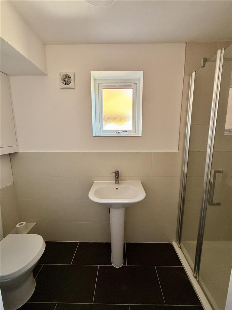 Shower Room: