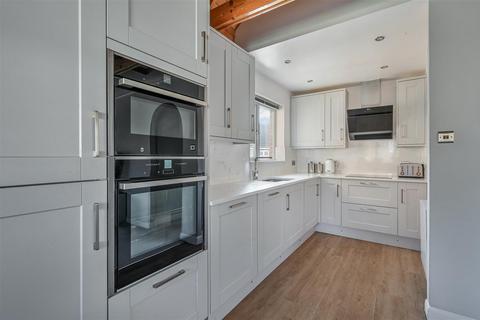 4 Osprey Close, Sutton, SM1 2XS