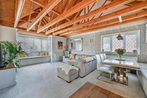 4 Osprey Close, Sutton, SM1 2XS