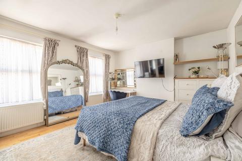 9 The Myrke, Datchet, Slough, SL3 9AB
