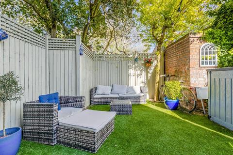 Flat 10, Acuba House Acuba Road, London, SW18 4QS