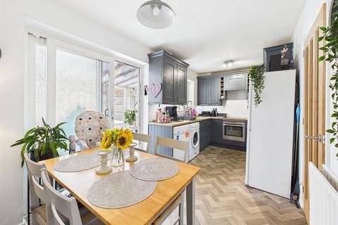 25 Discovery Road, Abbeymead, Gloucester, GL4 5GY