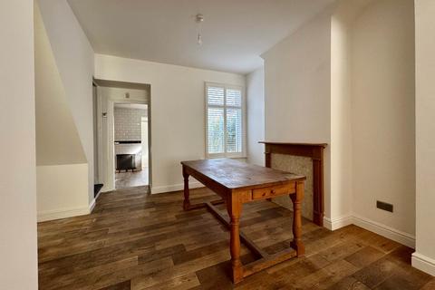 2 bedroom terraced house to rent, Pulleyns Avenue, East Ham, E6