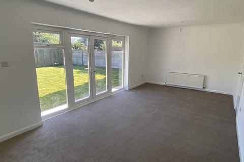3 bedroom detached bungalow to rent, St Merryn, Padstow
