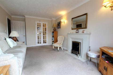 1 bedroom flat for sale, Haldenby Court, Swanland HU14
