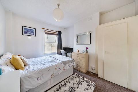 32 Trevelyan Road, London, SW17 9LN