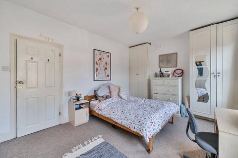 32 Trevelyan Road, London, SW17 9LN