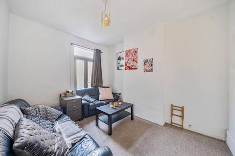 32 Trevelyan Road, London, SW17 9LN