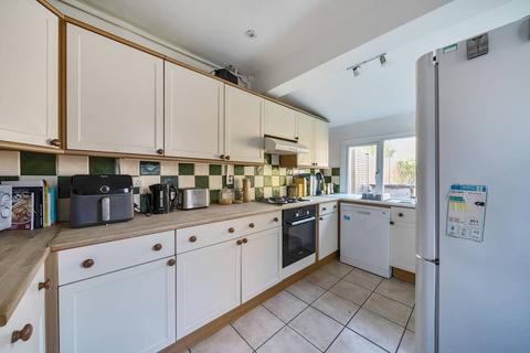 32 Trevelyan Road, London, SW17 9LN