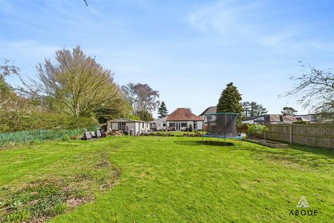 3 bedroom detached bungalow for sale, Brizlincote Lane, Burton on Trent DE15