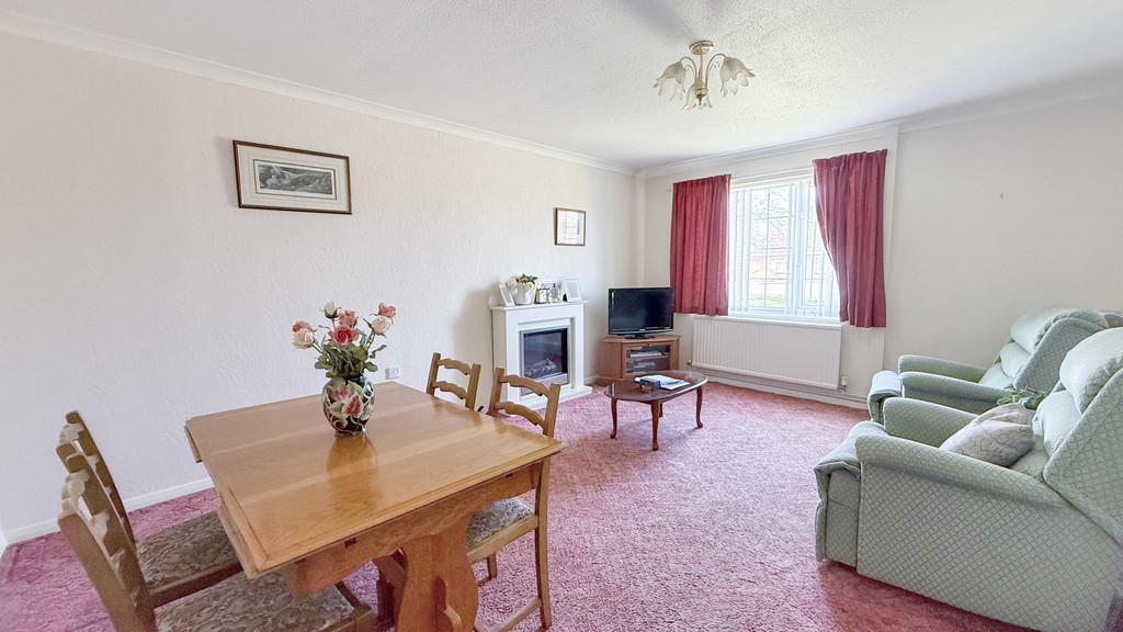 Lounge/dining room