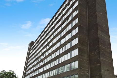 1 bedroom flat to rent, Talbot Road, Old Trafford, M16