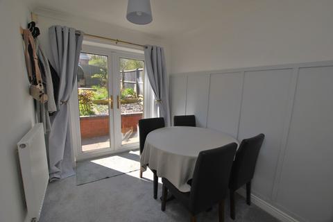 3 Hancocks Drive, Oakengates, Telford, TF2 6AD