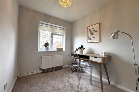 15 Firdale Road, Northwich, CW8 4AZ