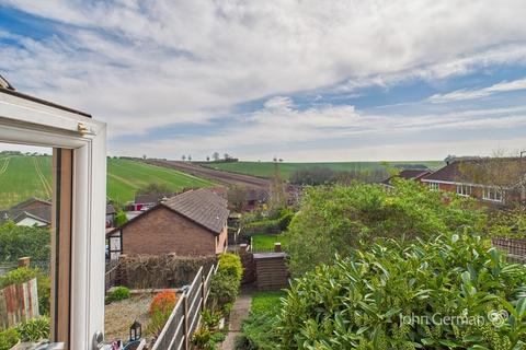 2 bedroom terraced house for sale, Cameron Close, Stapenhill