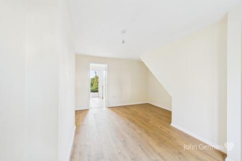 2 bedroom terraced house for sale, Cameron Close, Stapenhill