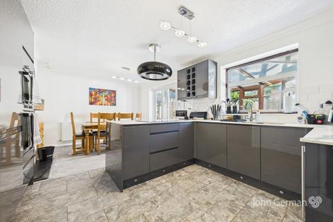 14 Mellor Drive, Uttoxeter, ST14 7AL