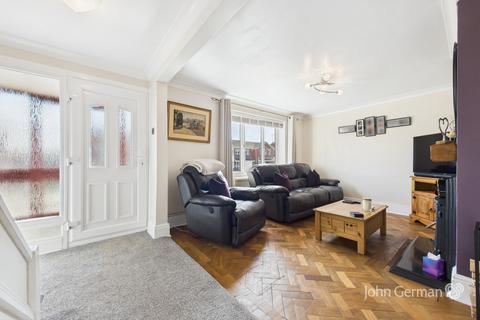 14 Mellor Drive, Uttoxeter, ST14 7AL