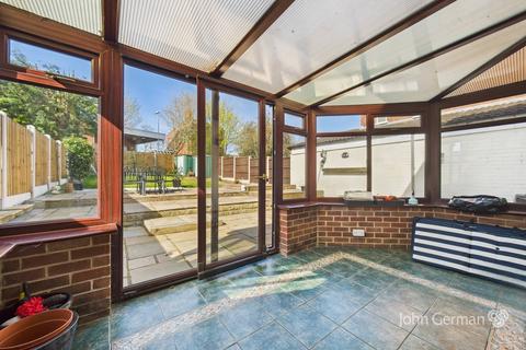 14 Mellor Drive, Uttoxeter, ST14 7AL