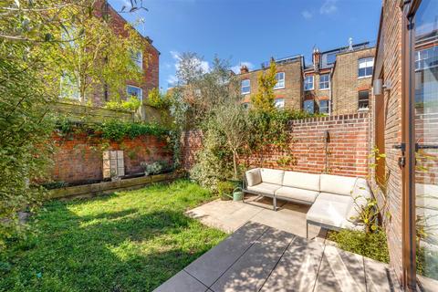 2 bedroom flat for sale, Mackeson Road, Hasmpstead NW3