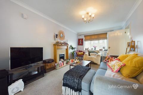 5 Chaffinch Drive, Uttoxeter, ST14 8UE