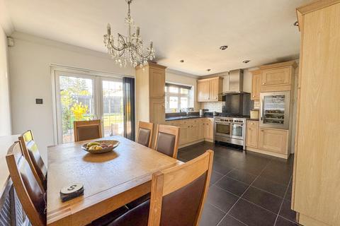 4 Heather Glen, Romford, RM1 4SR