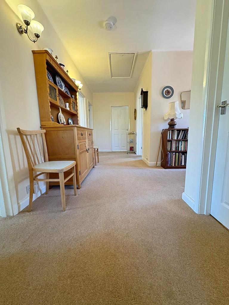 Ent hall from WC vert
