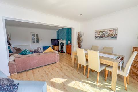 21 Alexandra Road, Rochford, SS4 3HB