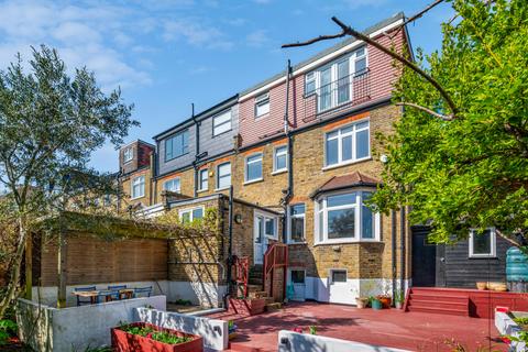 14 Bournville Road, London, SE6 4RN