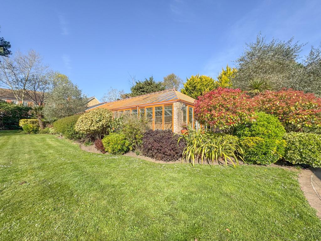 Pool house