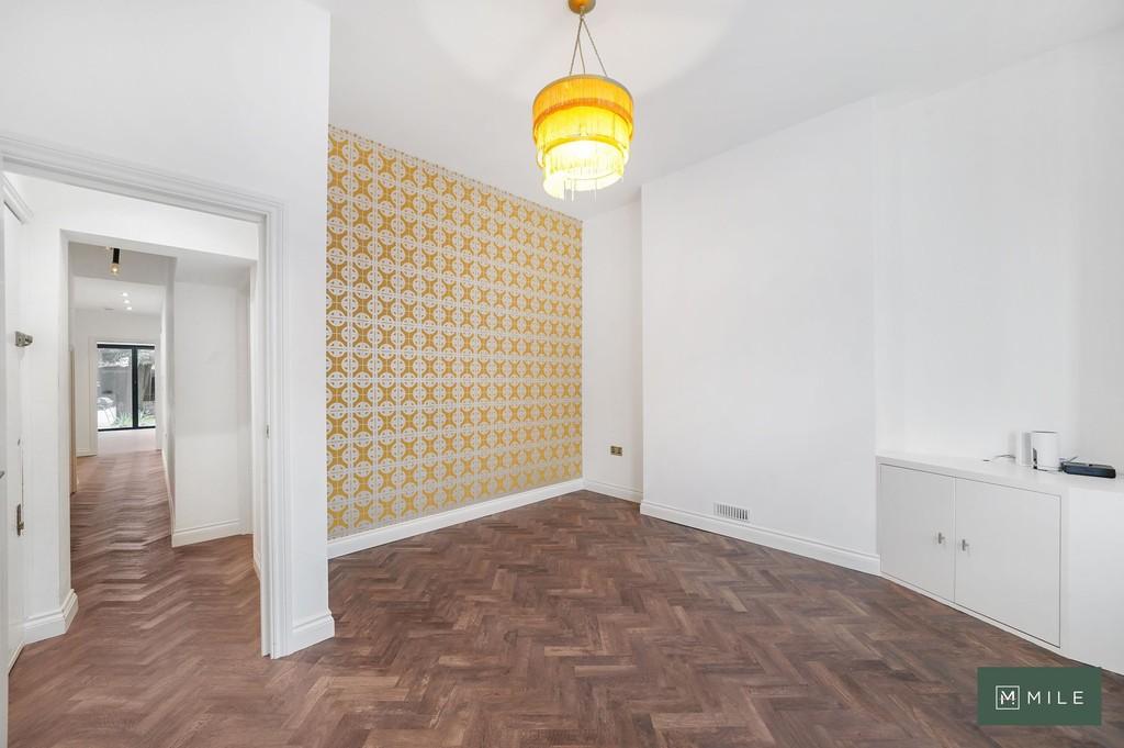 Flat, 210a Bravington Road - b4 Kp L33 Gnt P9 Ae Tgl UE9