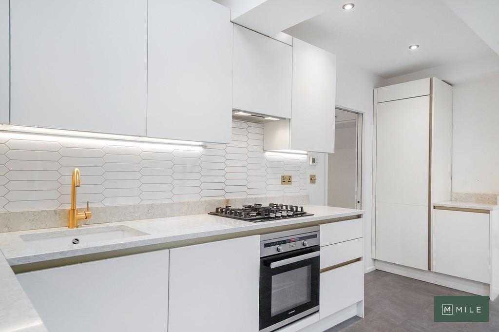 Flat, 210a Bravington Road - h Wa1 TZb7y Xr B7x8m E9j R