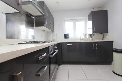 2 bedroom apartment to rent, Headstone Lane