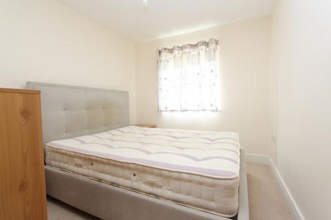 2 bedroom apartment to rent, Headstone Lane