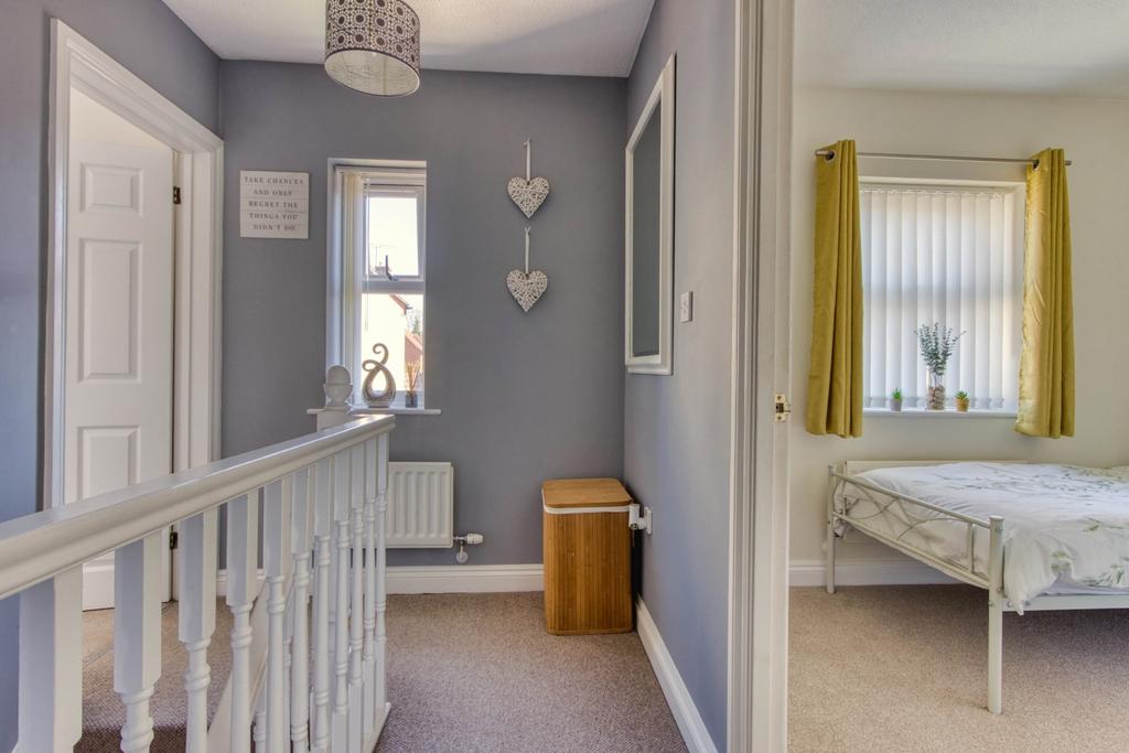 Ewemove Taunton - Venn Close (2)